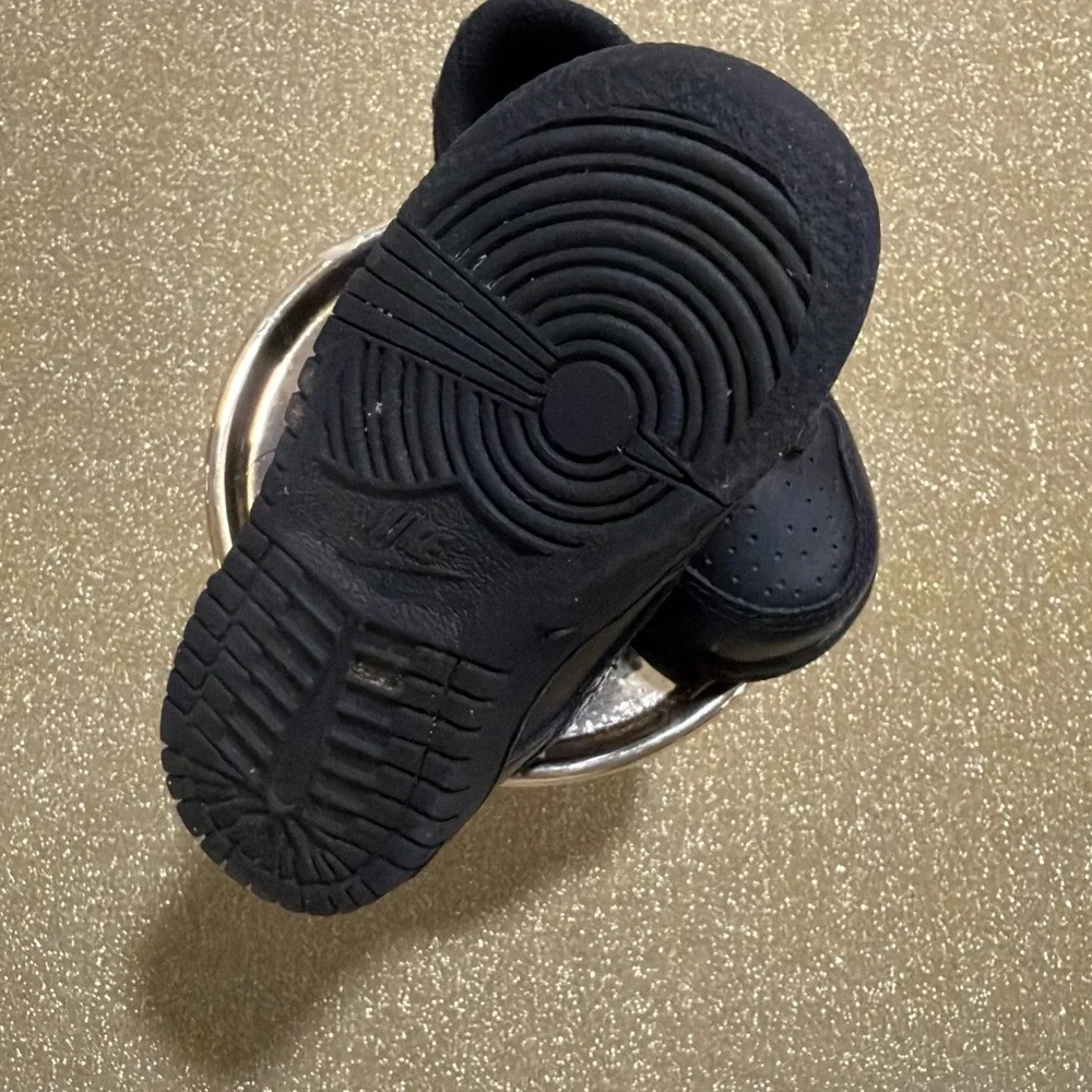 Nike Toddler Black Slip-on Tennis Shoe Sz 6.5 Gently Used